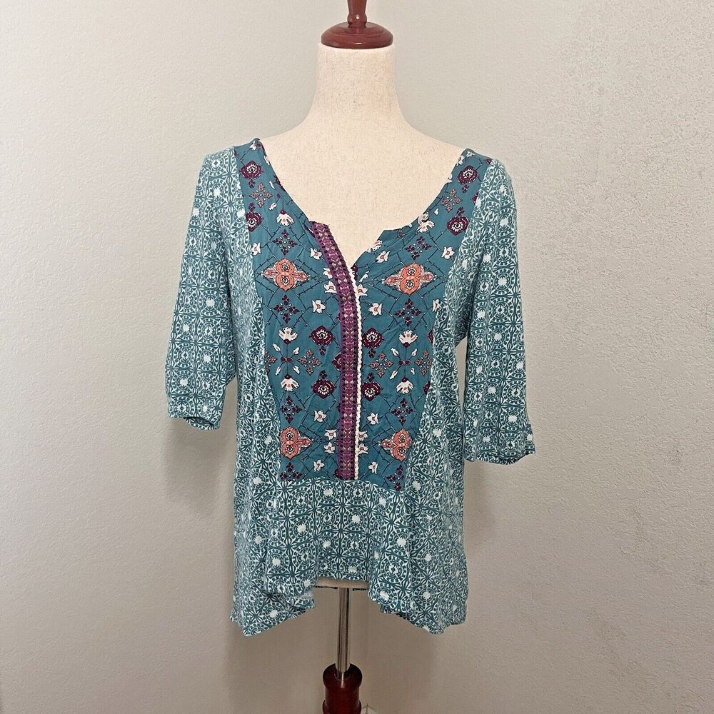 Anthropologie Akemi + Kin Womens Blue Boho Peasant Top Size Large Mixed Floral
